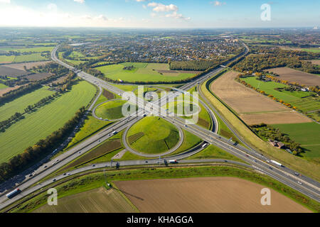 Kamener Kreuz, motorway intersection A1 and A2, motorway A2, tangent, classic cloverleaf, Kamen, Ruhr Area