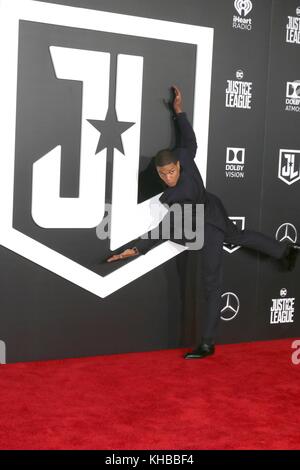 Los Angeles, CA, USA. 13th Nov, 2017. LOS ANGELES - NOV 13: Ray Fisher at the World Premiere of Justice League at Dolby Theater on November 13, 2017 in Los Angeles, CA at arrivals for JUSTICE LEAGUE Premiere - Part 3, The Dolby Theatre at Hollywood and Highland Center, Los Angeles, CA November 13, 2017. Credit: Priscilla Grant/Everett Collection/Alamy Live News Stock Photo