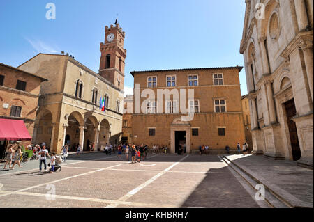 Italy, Tuscany, Pienza, Piazza Pio II, town hall, bishop palace and cathedral Stock Photo