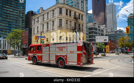 15th July 2007. A fire engine on it's way to an emergancy in downtown Toronto. Stock Photo