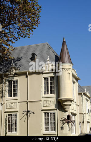 Luxury home in West Hollywood with giant Halloween scary spiders decorations, Los Angeles, California USA    KATHY DEWITT Stock Photo