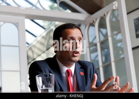 Anas Sarwar, the Scottish Labour Party politician who is campaigning for the Scottish Labour Party Leadership.He has been a Member of the Scottish Parliament (MSP) for the Glasgow region since the May 2016 election.   21 September 2017  Picture by Gary Doak Photography Stock Photo