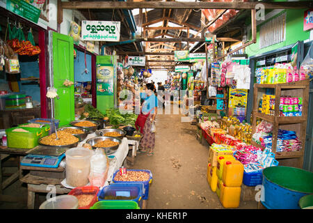 KALAW, MYANMAR- MARCH 5, 2017: Burmese people at lokal green market on March 5, 2017 in Kalaw, Southeastasia, Myanmar. (Burma) Stock Photo