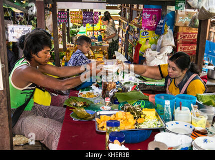 KALAW, MYANMAR- MARCH 5, 2017: Burmese people at lokal green market on March 5, 2017 in Kalaw, Southeastasia, Myanmar. (Burma) Stock Photo