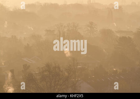 London, UK. 17th Nov, 2017. Wimbledon landscape is bathed in autumn sunshine on a cold frosty morning as temperatures are forecast to dip to below 10 celsius Credit: amer ghazzal/Alamy Live News Stock Photo