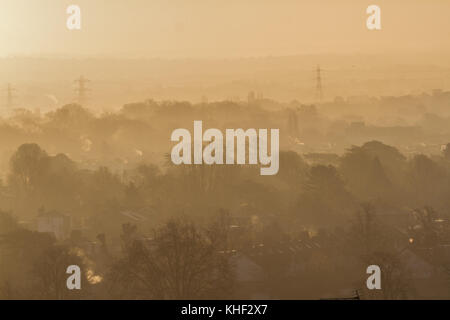London, UK. 17th Nov, 2017. Wimbledon landscape is bathed in autumn sunshine on a cold frosty morning as temperatures are forecast to dip to below 10 celsius Credit: amer ghazzal/Alamy Live News Stock Photo