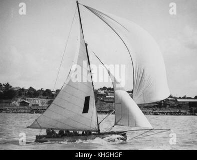 1 296391 Champion 18 foot skiff sailing on the Brisbane River, ca. 1947 Stock Photo