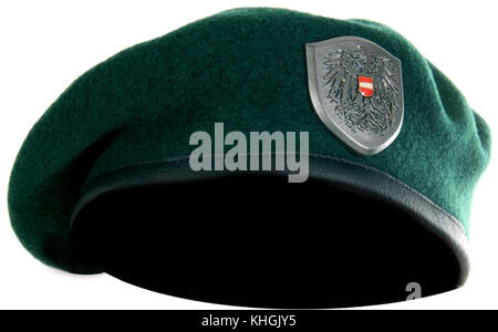 Bundespolizei barett gruen Stock Photo - Alamy