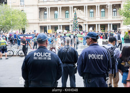 Police riot squad in action Stock Photo - Alamy
