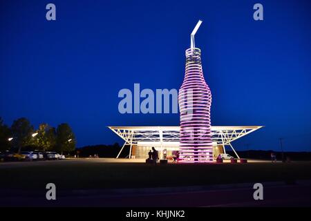 Arcadia, Oklahoma - July 19, 2017: Drive down historic route 66 through Arcadia, Oklahoma, and you cant miss the neon, 66-foot-tall soda bottle in fr Stock Photo