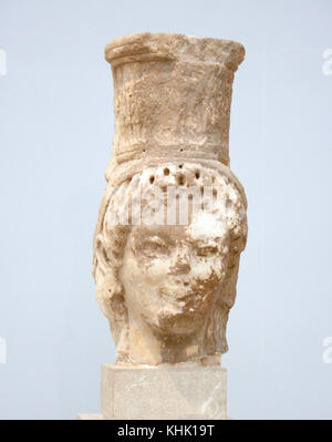 Statue from the Treasury of Knidians in Delphi. 6th century BCE Stock Photo