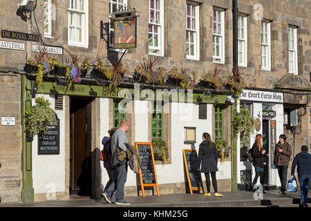 Pub, The Royal Mile, Edinburgh, Scotland, Great Britain Stock Photo