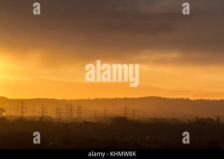 London UK. 18th November 2017. Electricity transmission towers rise aabove the Wimbledon landscape on a cold frosty morning Credit: amer ghazzal/Alamy Live News Stock Photo