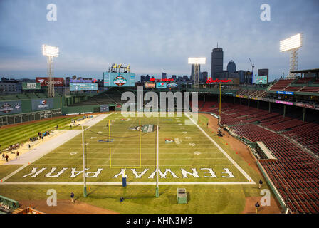 Fenway Park. 18th Nov, 2017. MA, USA; A general view of Fenway Park prior to the NCAA football game between Boston College Eagles and UConn Huskies at Fenway Park. Boston College defeated UConn 39-16. Anthony Nesmith/CSM/Alamy Live News Stock Photo