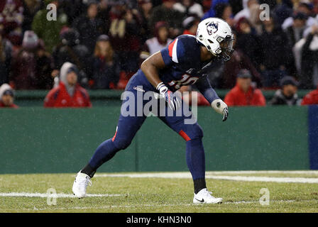 Fenway Park. 18th Nov, 2017. MA, USA; UConn Huskies linebacker Cameron Stapleton (10) in action during the NCAA football game between Boston College Eagles and UConn Huskies at Fenway Park. Boston College defeated UConn 39-16. Anthony Nesmith/CSM/Alamy Live News Stock Photo
