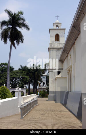 Back side of white church in Ahuachapan in SAlvador Stock Photo