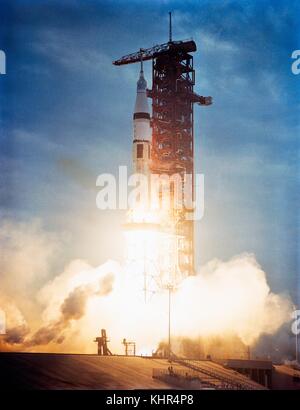 The NASA Saturn IB rocket launches from the Kennedy Space Center Launch Complex 39B for the Skylab 3 mission to the Skylab space station July 28, 1973 in Merritt Island, Florida.  (photo by NASA Photo via Planetpix) Stock Photo