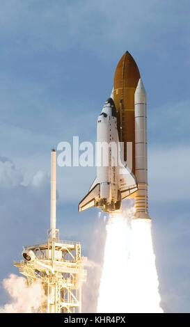 The NASA Space Shuttle Atlantis launches from the Kennedy Space Center Launch Pad 39A for the STS-122 mission to the International Space Station February 7, 2008 in Merritt Island, Florida.  (photo by NASA Photo via Planetpix) Stock Photo