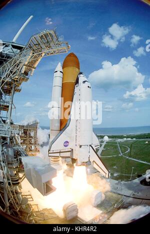 The NASA Space Shuttle Atlantis launches from the Kennedy Space Center Launch Pad 39A for the STS-122 mission to the International Space Station February 7, 2008 in Merritt Island, Florida.  (photo by NASA Photo via Planetpix) Stock Photo