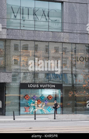 Louis Vuitton Boutique Warsaw Poland Stock Photo: 105043727 - Alamy