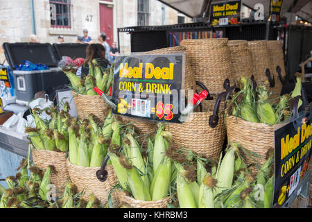Stall at the saturday markets in The Rocks area of Sydney selling fresh corn on the cob and a drink, Sydney,Australia Stock Photo
