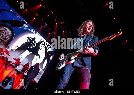 Milan, Italy. 18th Nov, 2017. German power metal band Helloween performs live at Mediolanum Forum in Milan, Italy, on 18 November 2017 Credit: Mairo Cinquetti/Pacific Press/Alamy Live News Stock Photo