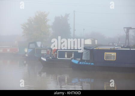 Autumn in Cheshire,  Nantwich Marina in the fog Stock Photo