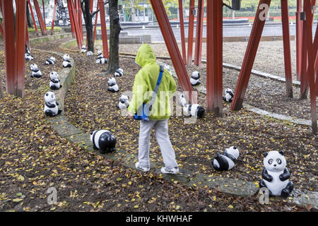 Shanghai, Shanghai, China. 16th Nov, 2017. Shanghai, CHINA-16th November 2017:(EDITORIAL USE ONLY. CHINA OUT) .Adorable panda statues can be seen at a park in Shanghai, November 16th, 2017. Credit: SIPA Asia/ZUMA Wire/Alamy Live News Stock Photo
