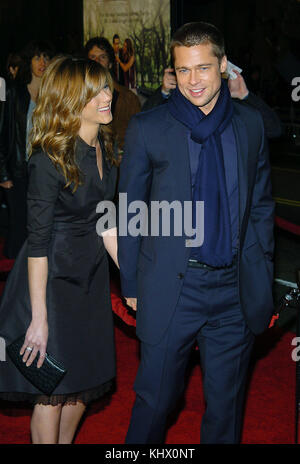 Brad Pitt and Jennifer Aniston arriving at the premiere of ' Along Came Polly ' at the Chinese Theatre in Los Angeles. january 12, 2004.AnistonJenn PittBrad027. Actor, Actress, Premiere, celebrities event, Arrival, Vertical, Film Industry, Celebrities, Bestof, Arts Culture and Entertainment, Topix Stock Photo