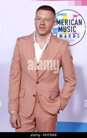 Los Angeles, California. 19th Nov, 2017. Macklemore attends the 2017 American Music Awards at Microsoft Theater on November 19, 2017 in Los Angeles, California. | Verwendung weltweit Credit: dpa/Alamy Live News Stock Photo