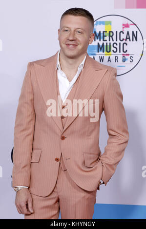 Macklemore attends the 2017 American Music Awards at Microsoft Theater on November 19, 2017 in Los Angeles, California. | Verwendung weltweit Stock Photo