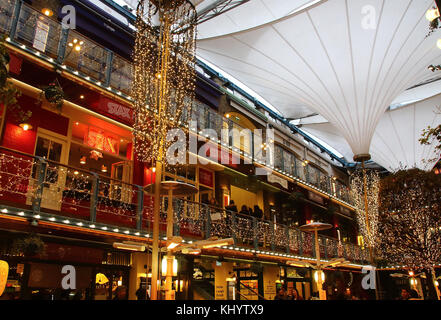 London, UK. 21st Nov, 2017. Carnaby Christmas Carnival - display of lights and decorations on iconic Carnaby Street and in adjoinging Kingly Court, London on November 21st 2017 Credit: KEITH MAYHEW/Alamy Live News Stock Photo