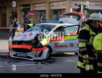 Munich, Germany. 22nd Nov, 2017. An emergency vehicle of the Johanniter accident relief can be seen after a crash with an SUV on Landwehstrasse street in the district of Ludwigsvorstadt-Isarvorstadt in Munich, Germany, 22 November 2017. The car of the Johanniter-Unfall-Hilfe (emergency relief) was on its way to an emergency. The reason for the accident is still unknown. Credit: Matthias Balk/dpa/Alamy Live News Stock Photo