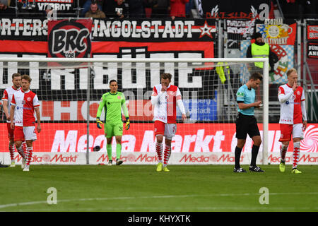 Ingolstadt, Deutschland. 19th Nov, 2017. Duesseldorfer Spieler, Enttaeuschung, Frust, disappointed, frustratedriert, dejected, after Gegentor, Aktion. Fussball 2. Bundesliga/ FC Ingolstadt-Fortuna Dusseldorf, 14.Spieltag, Spieltag14, Liga2, Saison 2017/18 am 19.11.2017, AUDI SPORTPARK., |usage worldwide Credit: dpa/Alamy Live News Stock Photo