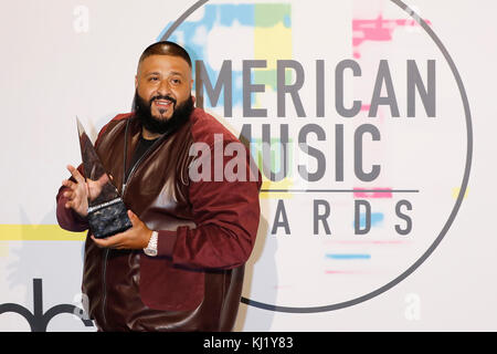 Los Angeles, Ca, USA. 19th Nov, 2017. DJ Khaled poses in the press room at the 2017 American Music Awards at Microsoft Theater on November 19, 2017 in Los Angeles, California, USA Credit: John Rasimus/Media Punch ***France, Sweden, Norway, Denark, Finland, Usa, Czech Republic, South America Only***/Alamy Live News Stock Photo