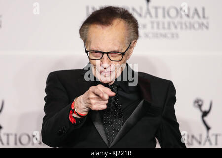 New York, USA. 20th Nov, 2017. Larry King during the 45th International Emmy awards gala in New York city on November 20, 2017. The International Emmy Award is an award ceremony bestowed by the International Academy of Television Arts and Sciences in recognition to the best television programs initially produced and aired outside the United States. Credit: Brazil Photo Press/Alamy Live News Stock Photo