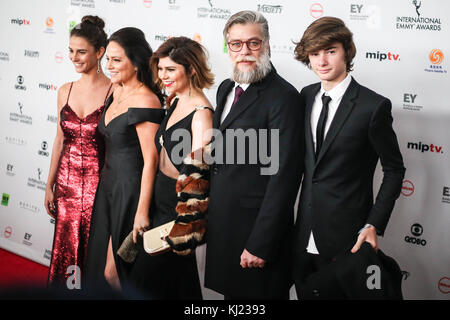New York, USA. 20th November, 2017. New York, United States. 20th Nov, 2017. (L/R) Priscila Steinman, Vivianne Pasmanter, Fabio Assunção e Julianne Trevisol during the 45th International Emmy awards gala in New York city on November 20, 2017. The International Emmy Award is an award ceremony bestowed by the International Academy of Television Arts and Sciences in recognition to the best television programs initially produced and aired outside the United States. (PHOTO: WILLIAM VOLCOV/BRAZIL PHOTO PRESS) Credit: Brazil Photo Press/Alamy Live News Stock Photo