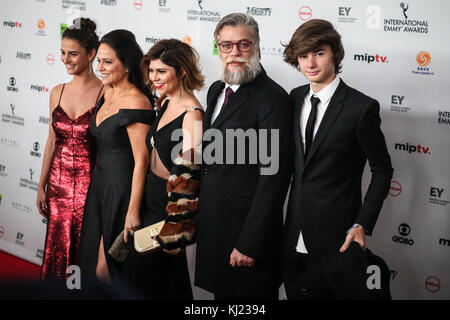 New York, USA. 20th November, 2017. New York, United States. 20th Nov, 2017. (L/R) Priscila Steinman, Vivianne Pasmanter, Fabio Assunção e Julianne Trevisol during the 45th International Emmy awards gala in New York city on November 20, 2017. The International Emmy Award is an award ceremony bestowed by the International Academy of Television Arts and Sciences in recognition to the best television programs initially produced and aired outside the United States. (PHOTO: WILLIAM VOLCOV/BRAZIL PHOTO PRESS) Credit: Brazil Photo Press/Alamy Live News Stock Photo