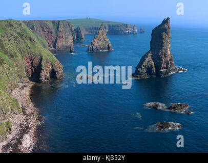 Duncansby Stacks, rock pinnacles south of Duncansby Head near John o' Groats, Caithness, Highland, Scottish Highlands, Scotland, UK Stock Photo