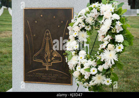 Chief Minister Manohar Lal Khattar takes part in a wreath-laying ceremony at the Space Shuttle Columbia Memorial (20501465909) Stock Photo