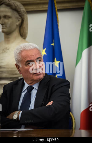 Rome, Italy. 20th Nov, 2017. Commissioner prefectural of the X Municipio Domenico Vulpiani during Press conference of the mayor of Rome Virginia Raggi presents the project of redevelopment of the coast of Ostia, after the victory of the Movimeto five stars (M5S) of the tenth town Hall on November 20, 2017 in Rome, Italy Credit: Andrea Ronchini/Pacific Press/Alamy Live News Stock Photo