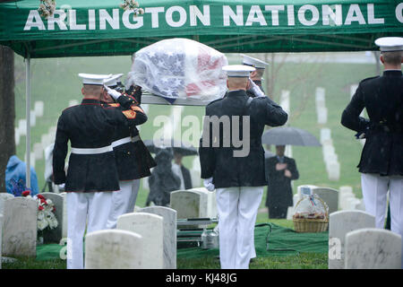The graveside service for John Glenn takes place in Arlington National Cemetery (33033768804) Stock Photo