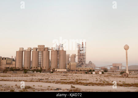 Cement factory in Saudi Arabia (south of Dammam) Stock Photo