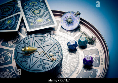 Relax, esoterico, Pendolo, commutare, fortunetelling, divinazione Foto  stock - Alamy