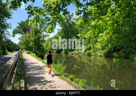 The Delaware River trail or Delaware and Raritan State Canal Park, near Lambertville, Hunterdon County, New Jersey, USA Stock Photo
