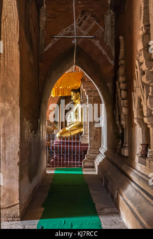 Seated Buddha in the Htilominlo Temple, Old Bagan, Myanmar Stock Photo