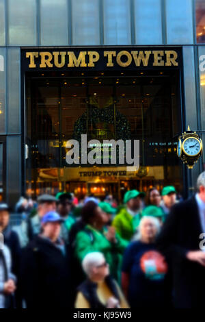 New York, NY, USA. 21st Nov, 2017. New York City Mayor Bill de Blasio and others attend rally opposing the Republican tax plan and President Trump held in front Trump Tower on November 21, 2017 in New York City. Credit: Mpi43/Media Punch/Alamy Live News Stock Photo