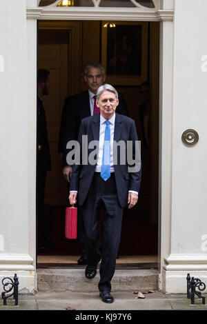 London, UK. 22nd Nov, 2017. Philip Hammond MP, Chancellor of the Exchequer, leaves 11 Downing Street with the red case to make his Budget announcement in the House of Commons. Credit: Mark Kerrison/Alamy Live News Stock Photo