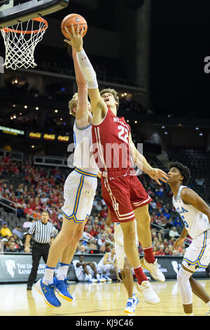 November 21, 2017 - Kansas City, MO. U.S. - Wisconsin Badgers Guard D ...