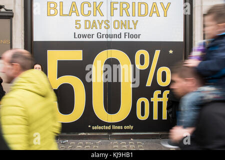 London, UK. 24th November, 2017. Tezenis - Black friday offers from retailers on Oxford street. London 24 Nov 2017 Credit: Guy Bell/Alamy Live News Stock Photo